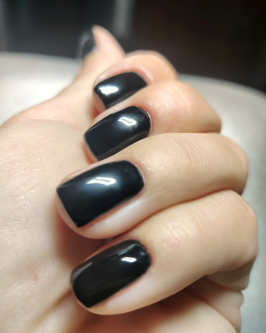 Peach shimmer gel manicure